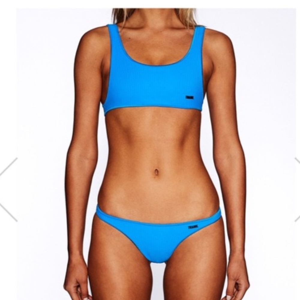 Triangl Bikini M Ultralight Electric Blue sold out